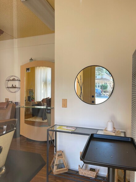 More Photos Of 1617-1619 4th St, Santa Rosa Office For Sale