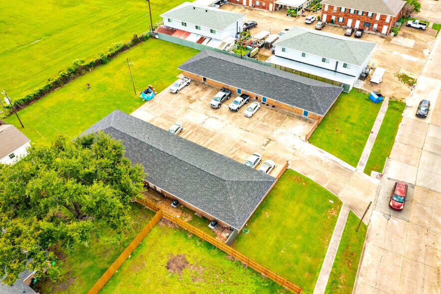 More Photos Of 3600 Friendswood Dr, Houma Apartments For Sale
