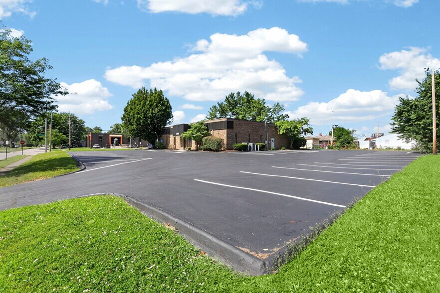 More Photos Of 3900 E Livingston Ave, Columbus Medical For Sale