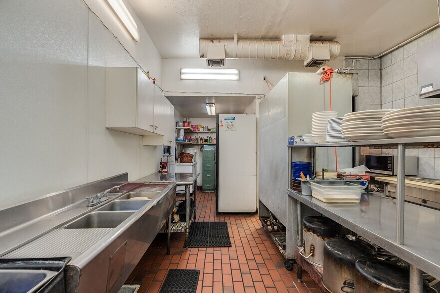 More Photos Of 5222 S Central Ave, Phoenix General Retail For Sale