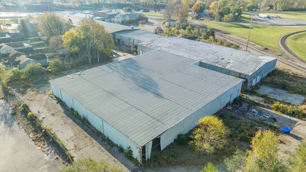 More Photos Of 413 Oxford Rd, Franklin Manufacturing For Sale