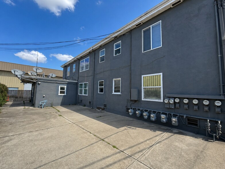 More Photos Of 825 San Leandro Blvd, San Leandro Apartments For Sale