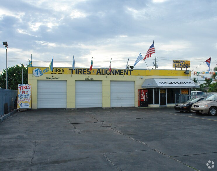 More Photos Of 19001 NW 2nd Ave, Miami Auto Dealership For Lease