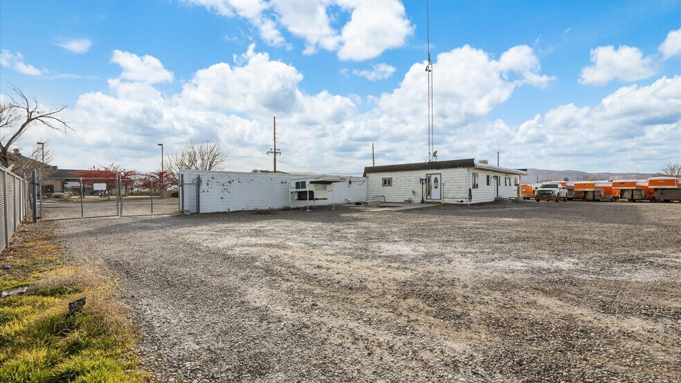 More Photos Of 2394 Leland Ave, Grand Junction Warehouse For Sale