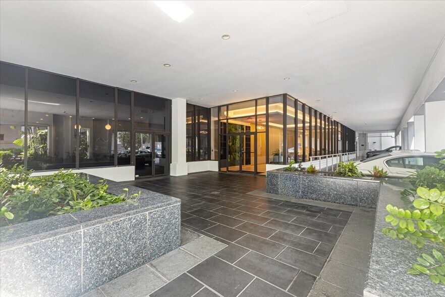 More Photos Of 1110 Brickell Ave, Miami Office Residential For Lease