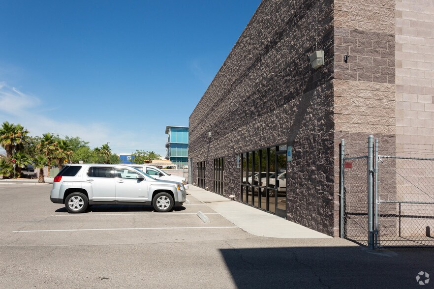 More Photos Of 1910 E Maule Ave, Las Vegas Warehouse For Sale