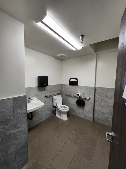 More Photos Of 4833 Lanier Rd, Chino Warehouse For Lease