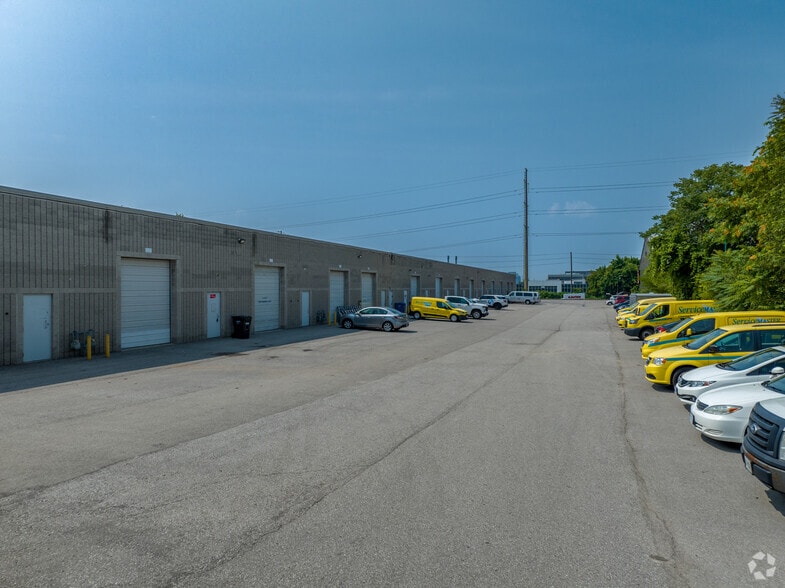 More Photos Of 3245 Harvester Rd, Burlington Flex For Lease
