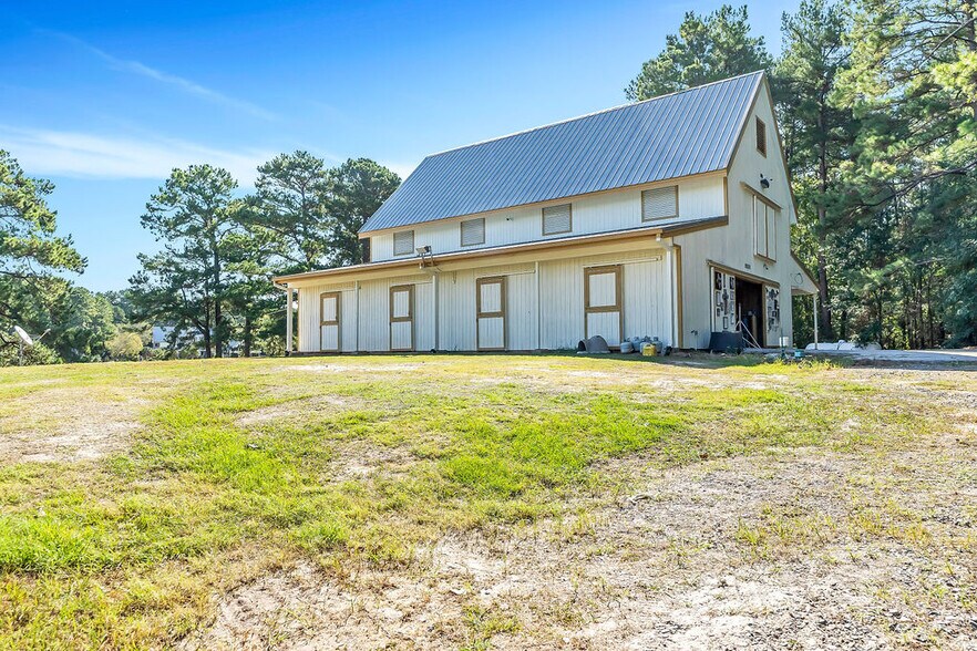 More Photos Of 43 Pool Rd, Richards Specialty For Sale