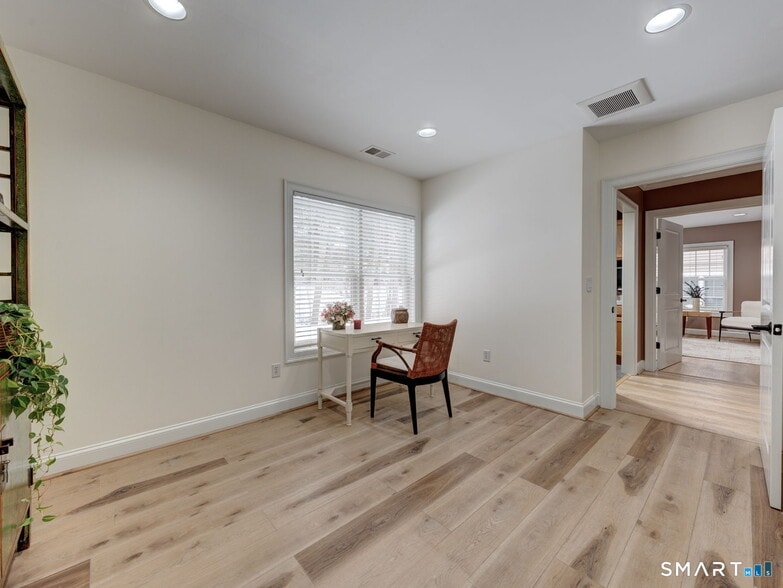 More Photos Of 225 Oakland Rd, South Windsor Office For Sale