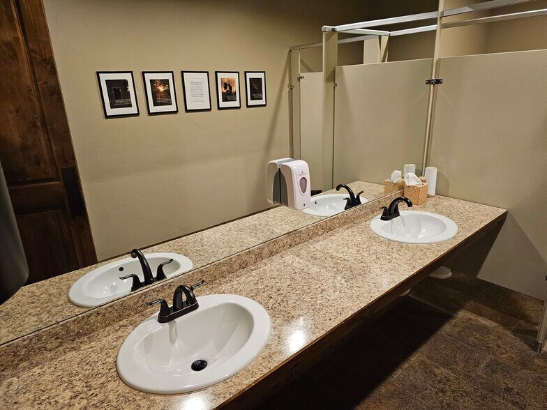 More Photos Of 58 N 1100 W, Payson Flex For Sale