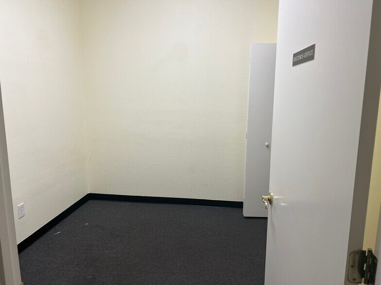 More Photos Of 4740-4780 US Highway 19, New Port Richey Unknown For Lease