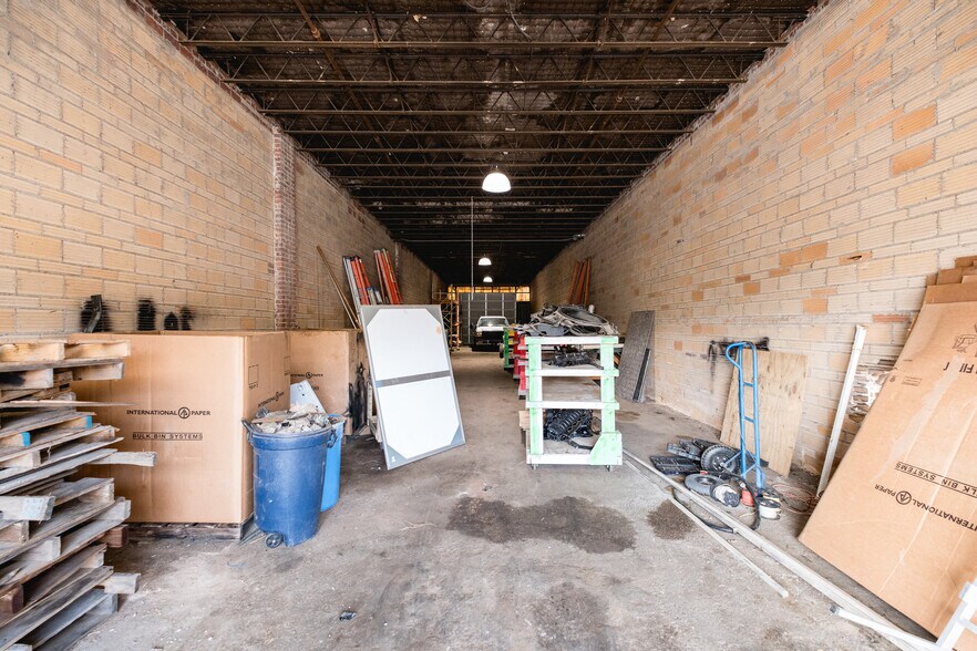 More Photos Of 714 Calhoun St, Little Rock Industrial For Sale