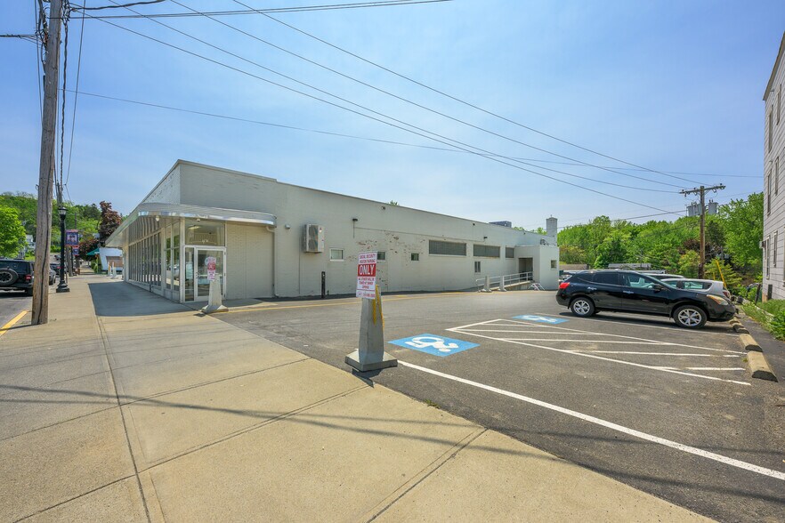 More Photos Of 747 Warren St, Hudson Medical For Sale