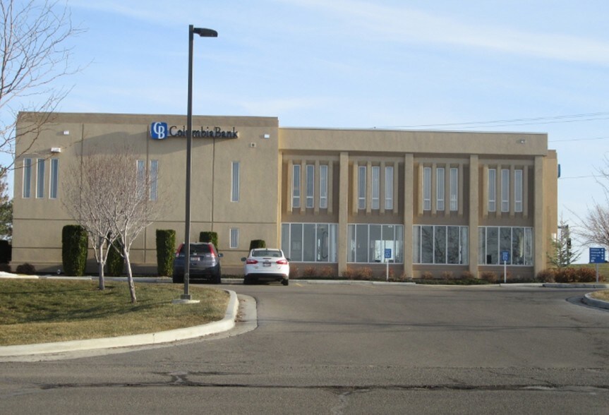 More Photos Of 1715 Pole Line Rd E, Twin Falls Bank For Sale