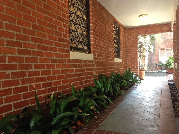 More Photos Of 1015 Gayley Ave, Los Angeles Medical For Lease