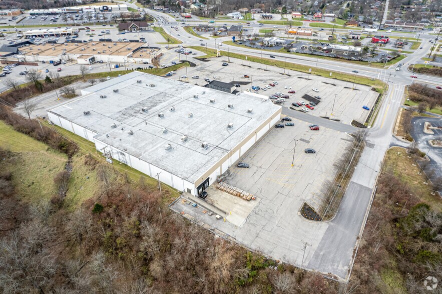 More Photos Of 200-202 Limestone St, Frankfort Unknown For Lease