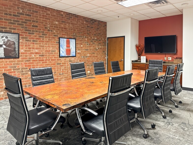 More Photos Of 7027 Old Madison Pike NW, Huntsville Coworking Space