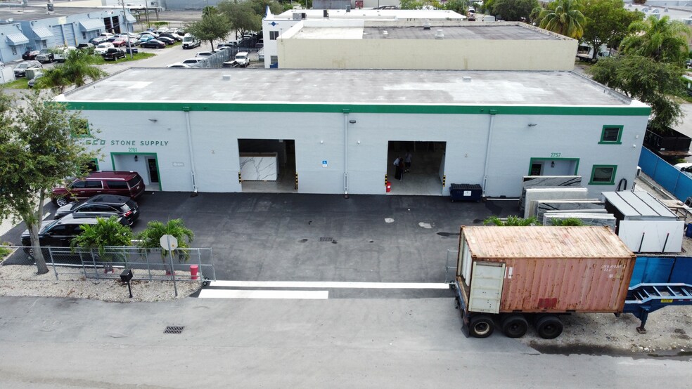 More Photos Of 2757-2761 W 77th Pl, Hialeah Warehouse For Sale