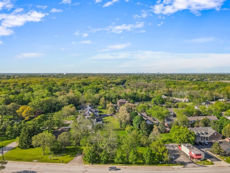 More Photos Of 127 W Lake St, Bloomingdale Fast Food For Sale