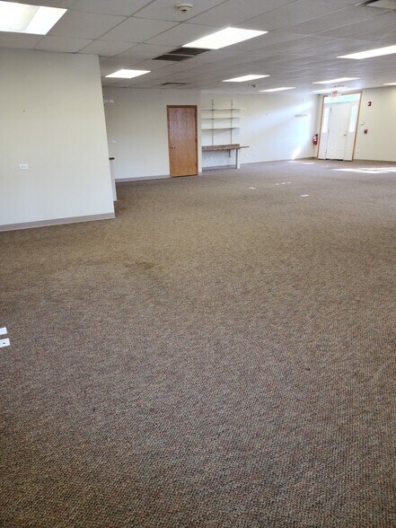 More Photos Of 16610 W 159th St, Lockport Office For Sale