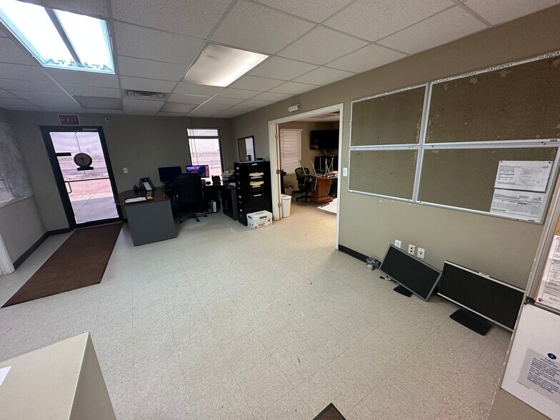 More Photos Of 13100 State Highway 191, Midland Manufacturing For Sale