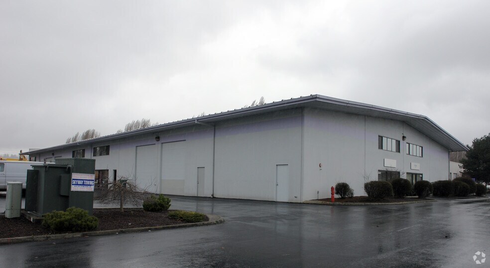 More Photos Of 7031 S 196th St, Kent Unknown For Lease
