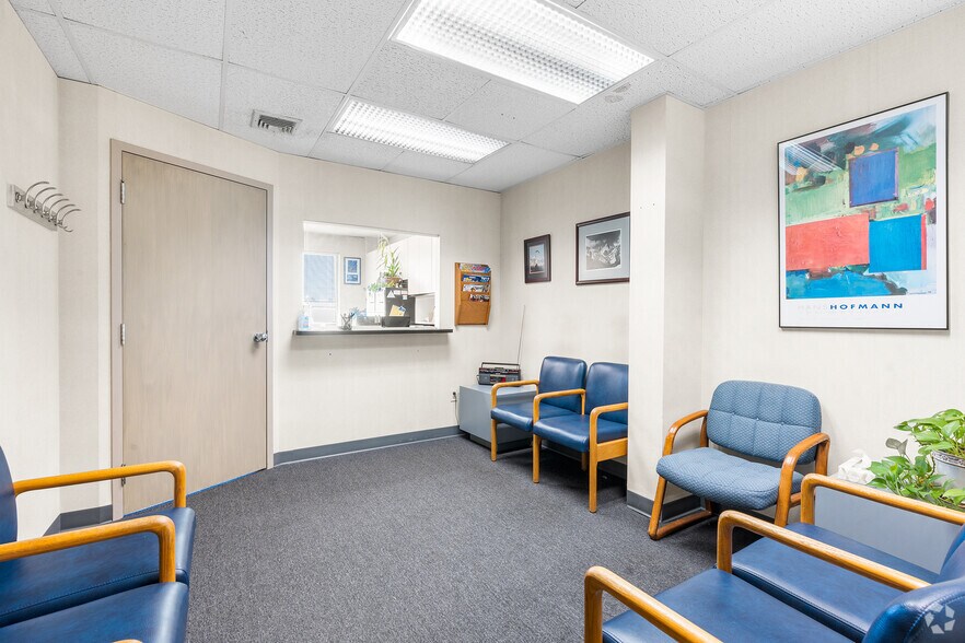 More Photos Of 2900 Main St, Stratford Medical For Sale