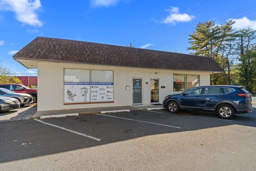 More Photos Of 1510 Haines Rd, Levittown Storefront Retail Office For Sale