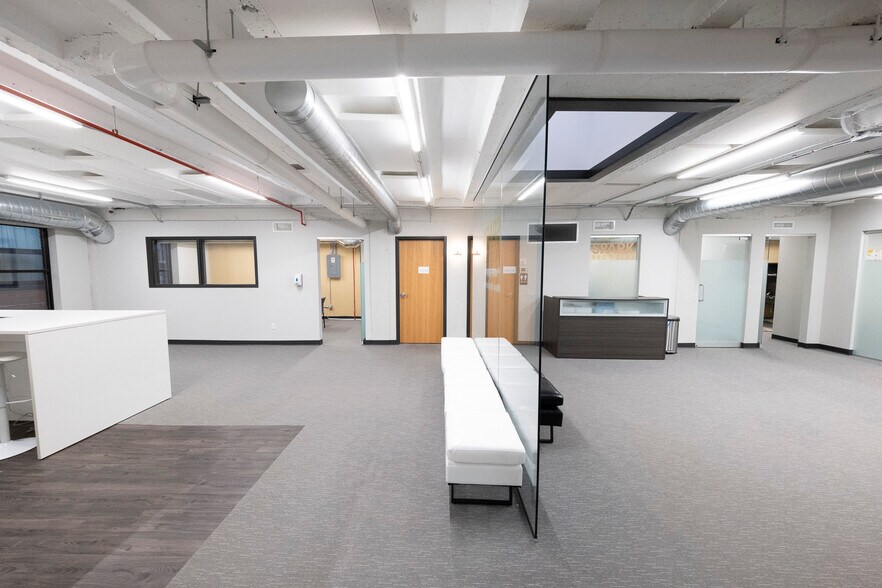 More Photos Of 2375 W University Ave, Saint Paul Office For Lease