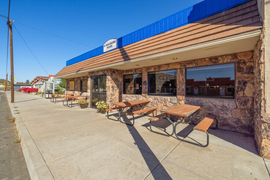 More Photos Of 2126 Broadway st, Malin Sports And Entertainment For Sale