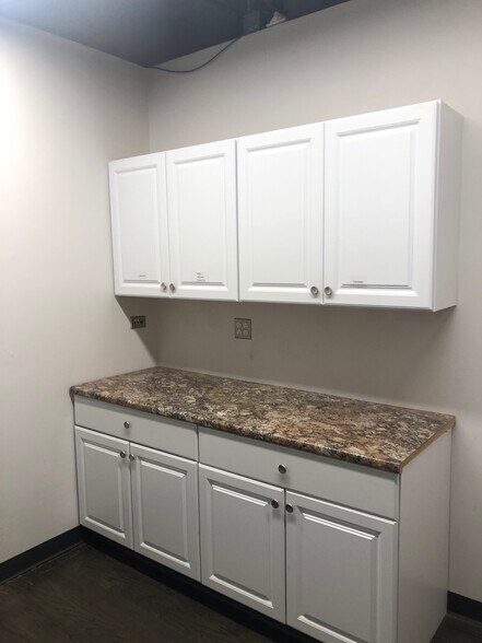 More Photos Of 161 W Harrison St, Chicago Apartments For Lease