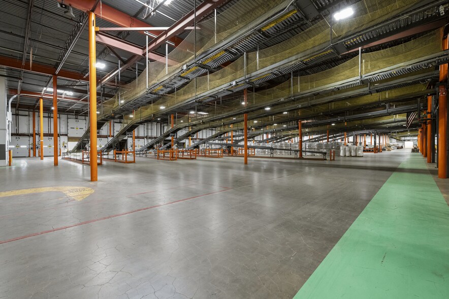 More Photos Of 7245 Henry Clay Blvd, Liverpool Distribution For Lease