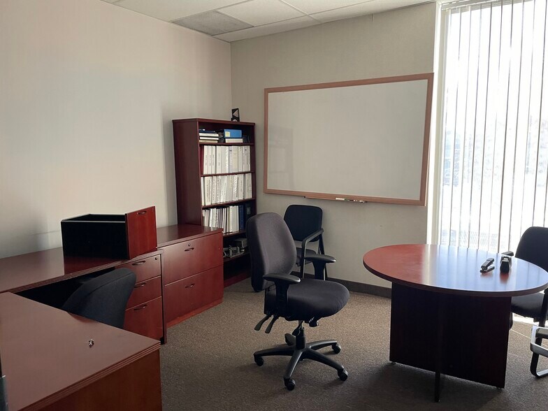 More Photos Of 899 W Highway 96, Shoreview Manufacturing For Lease