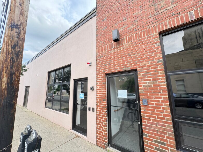 More Photos Of 360-366 Summer St, Somerville Loft Creative Space For Lease