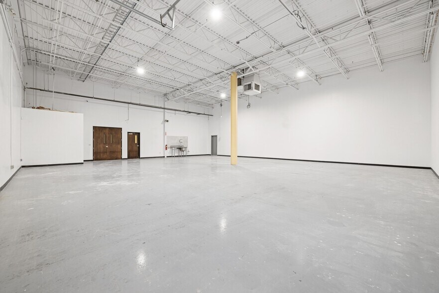 More Photos Of 190 N Bagdad Rd, Leander Unknown For Lease