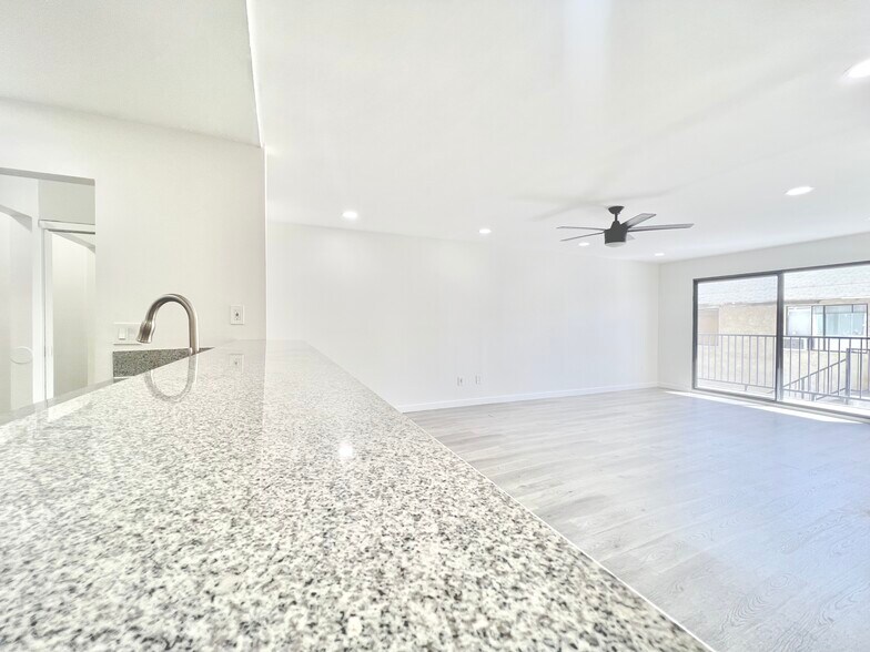 More Photos Of 7437 Haskell Ave, Van Nuys Apartments For Sale