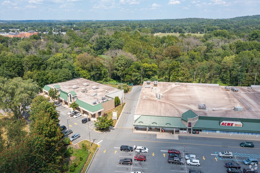 More Photos Of 101-135 Big Elk Mall, Elkton Unknown For Lease