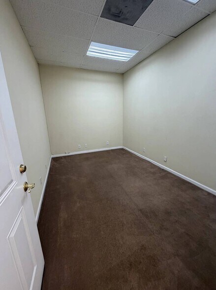 More Photos Of 501-509 W Foothill Blvd, Monrovia Office For Lease