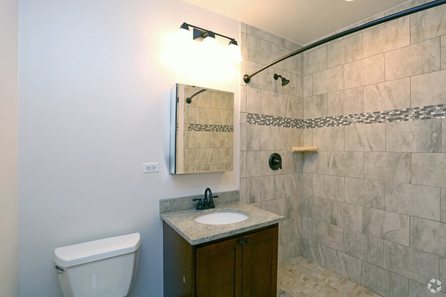 More Photos Of 7 S Stolp Ave, Aurora Apartments For Lease