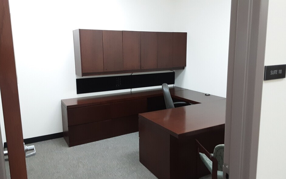 More Photos Of 700 E Park Ave, Libertyville Self Storage For Lease
