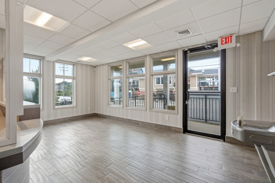 More Photos Of 319 Union Ave, Westbury Storefront For Lease