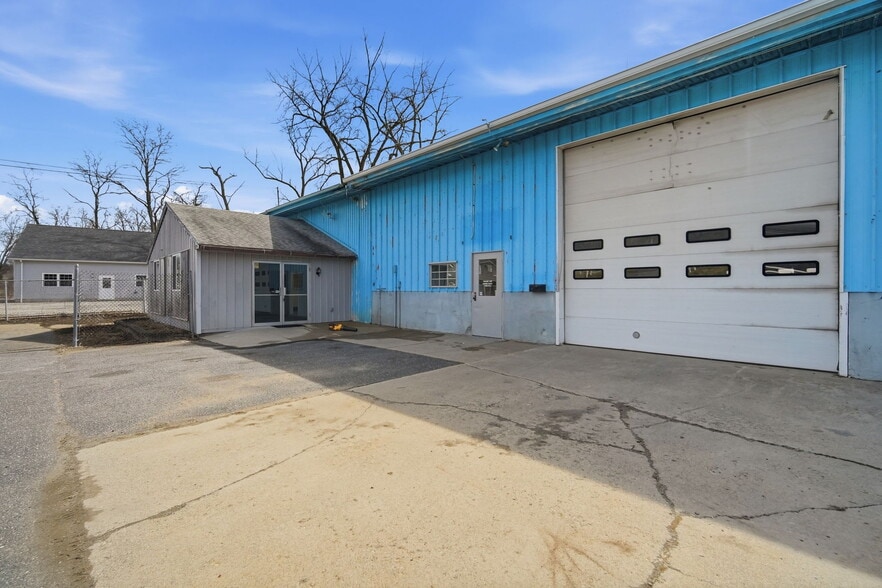 More Photos Of 14 Easthampton Rd, Northampton Warehouse For Lease