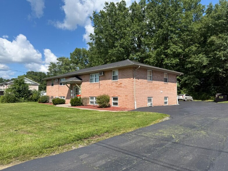 More Photos Of 170 Kendall Ave, Campbell Multifamily For Sale