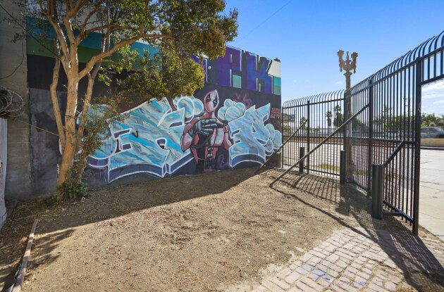 More Photos Of 4901 Telegraph Rd, East Los Angeles Flex For Sale