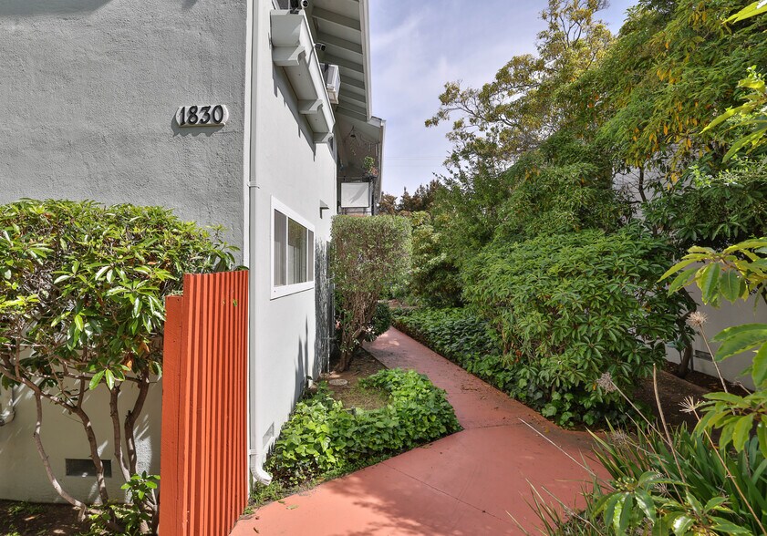 More Photos Of 1830 Ednamary Way, Mountain View Apartments For Sale