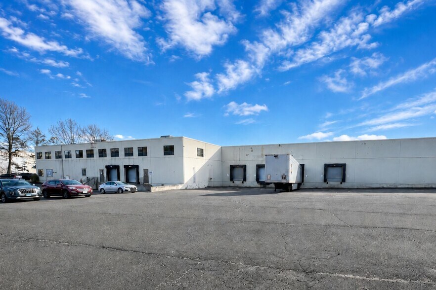 More Photos Of 30 Nutmeg Dr, Trumbull Research And Development For Lease