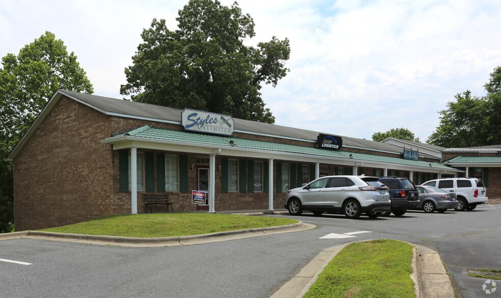 More Photos Of 100-108 Weatherly Sq, Ramseur Office For Sale