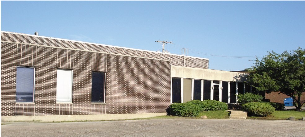 More Photos Of 2925 Lucy Ln, Franklin Park Manufacturing For Lease
