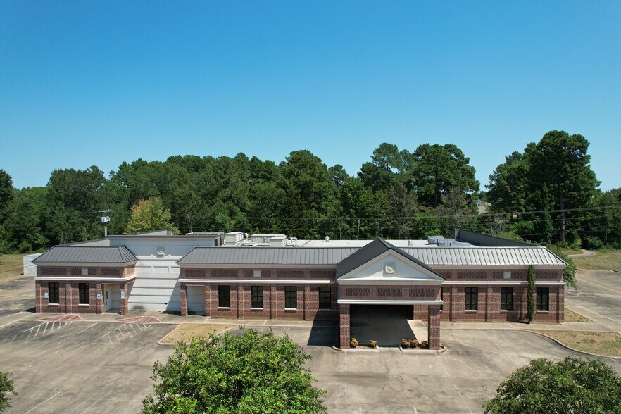 Primary Photo Of 200 Renaissance Way, Crockett Medical For Sale